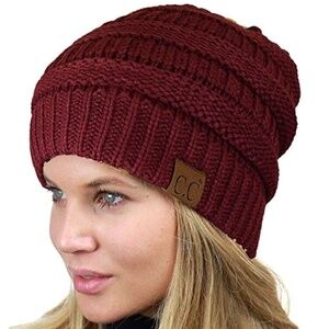 (NWT) CC Exclusives Women's Chunky Knit Beanie Hat in Maroon